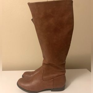 Tan Tall winter boots Size 7